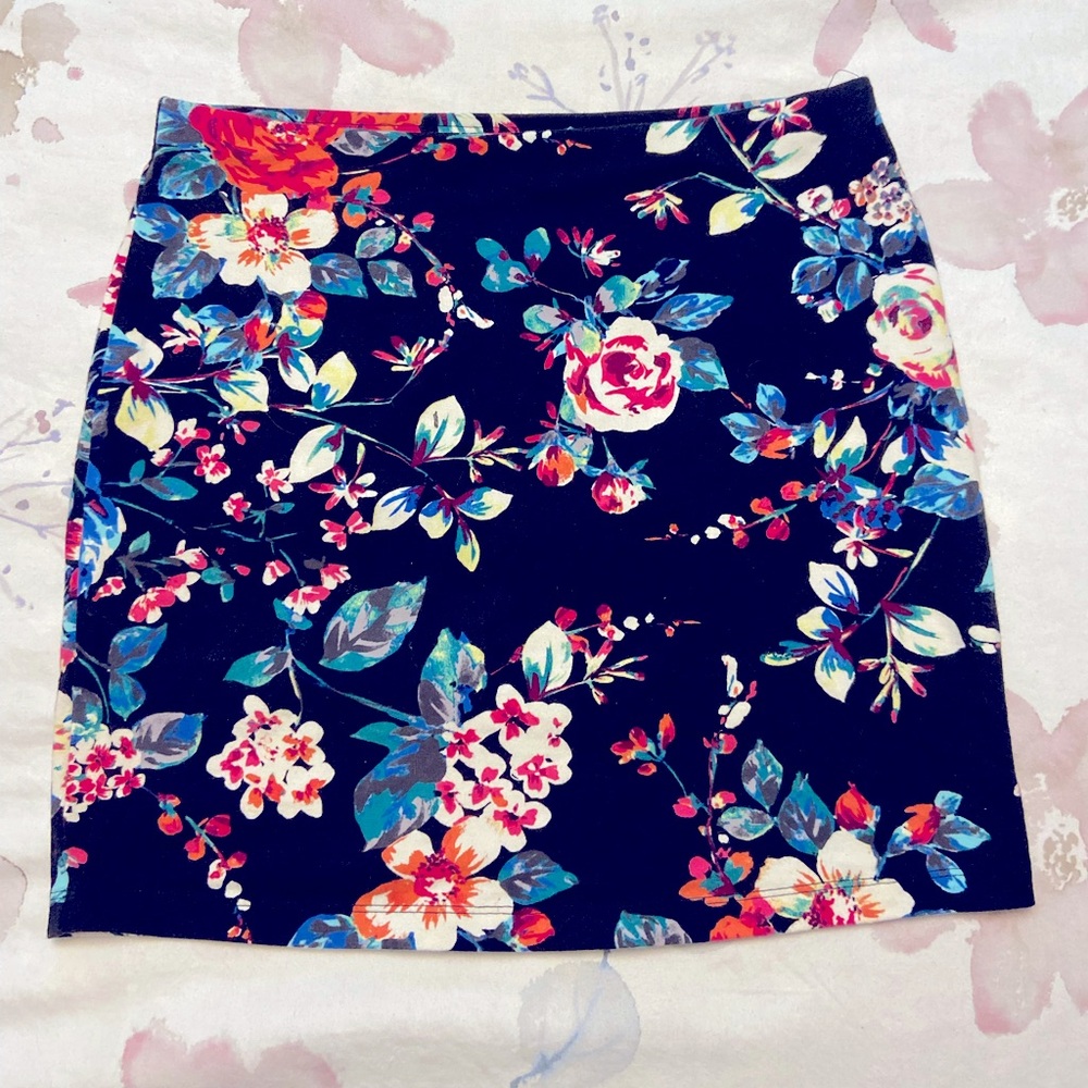 Floral Vacay Mini Skirt 💕